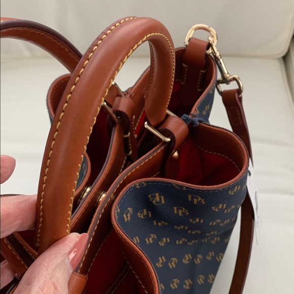NWT Dooney & Bourke Navy Lg Brenna Bag 2pc Set - Picture 5 of 14